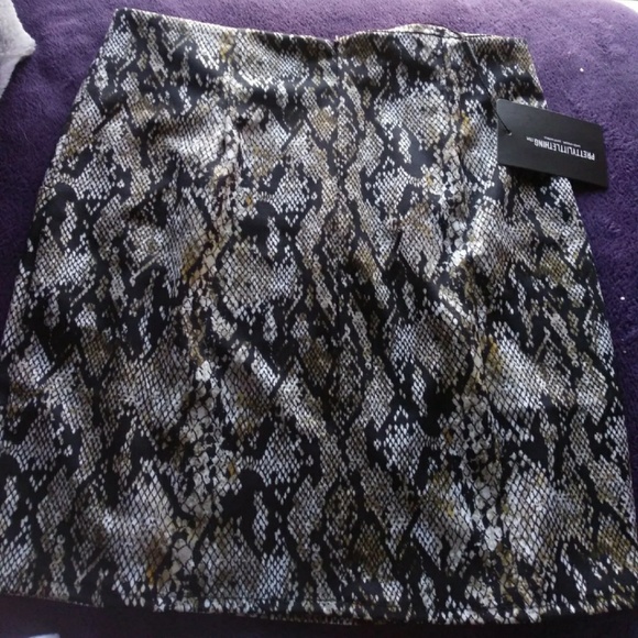Snake print body con skirt NWT M - Picture 2 of 3